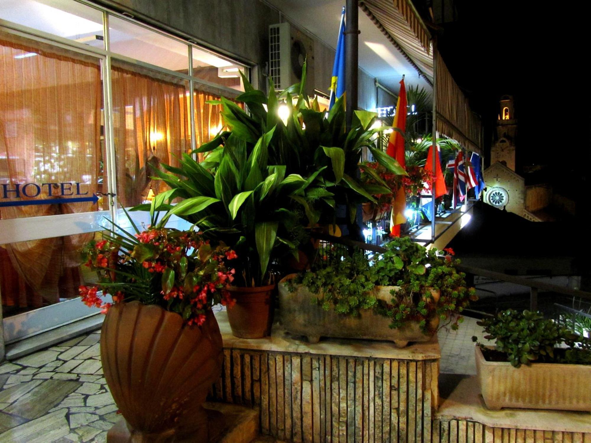 Hotel Riviera Sanremo Ngoại thất bức ảnh